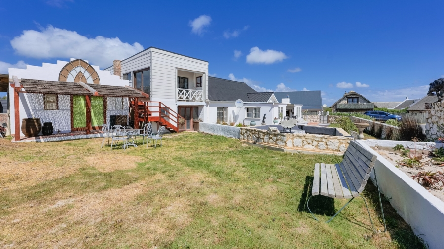 6 Bedroom Property for Sale in Arniston Western Cape